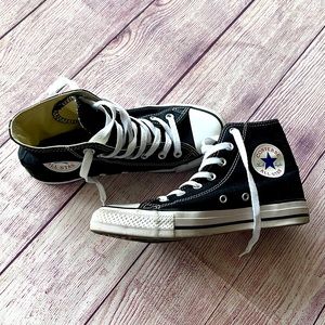 Chuck Taylor Converse All Star Classic - Black size 7.5US